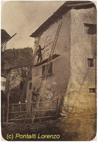 152